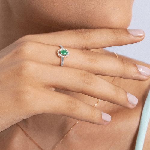 Anel Princesa Oval M de Ouro Branco 18k com Esmeralda e Diamantes