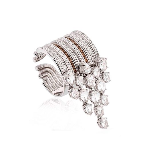 Anel Art Déco Celebrity em Ouro Branco 18k com Topázios Brancos e Diamantes